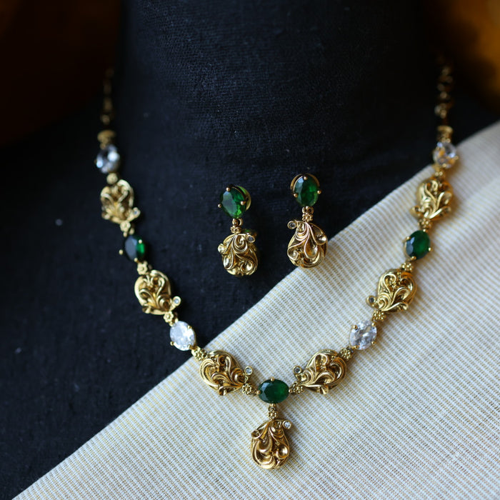 Antique ruby stone short necklace and earrings