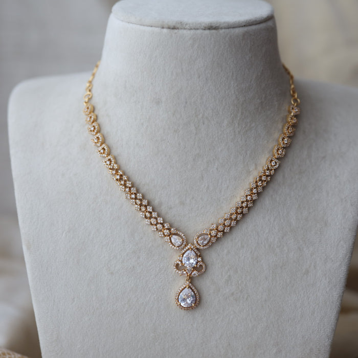 Heritage gold plated white stone short necklace H789