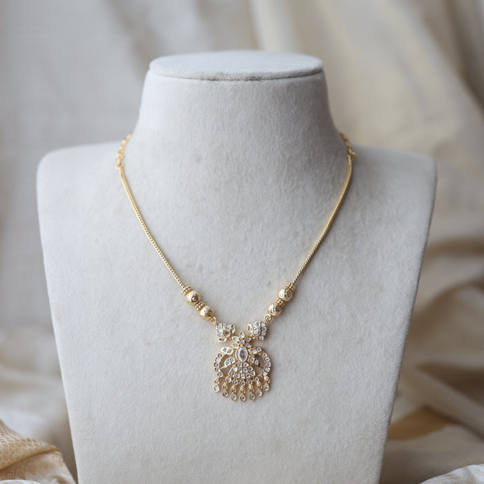 Heritage gold plated white stone short necklace H211
