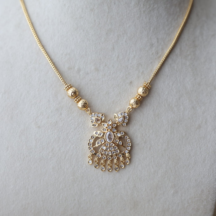 Heritage gold plated white stone short necklace H211