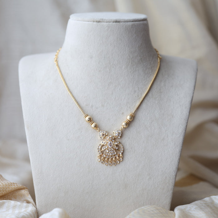 Heritage gold plated white stone short necklace H211