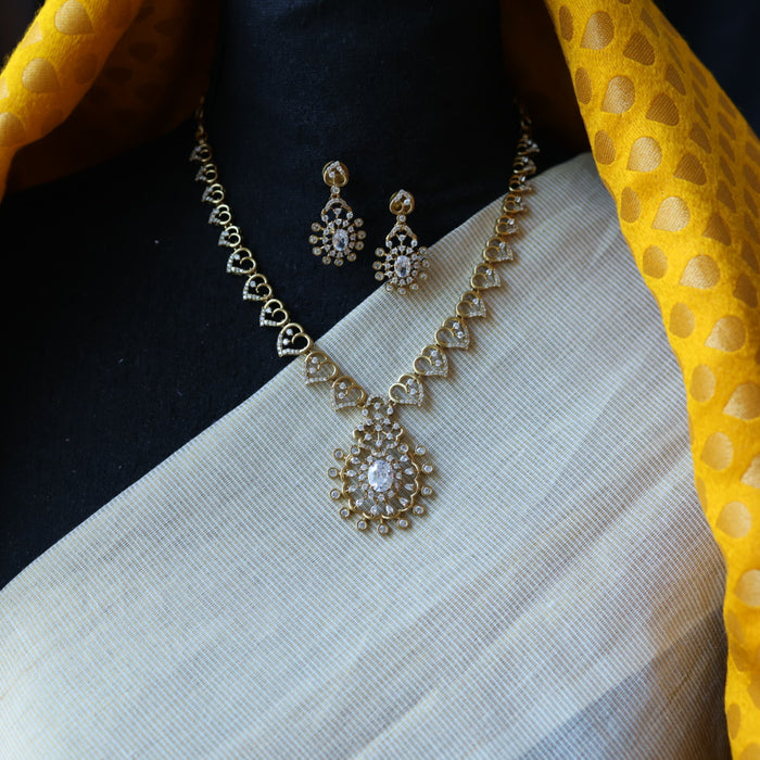 Antique white stone short necklace with earrings