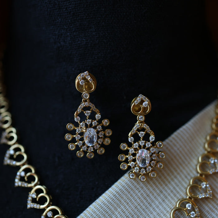 Antique white stone short necklace with earrings