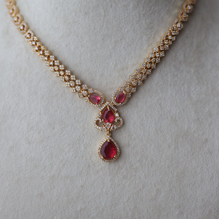 Heritage gold plated ruby white stone short necklace H6313