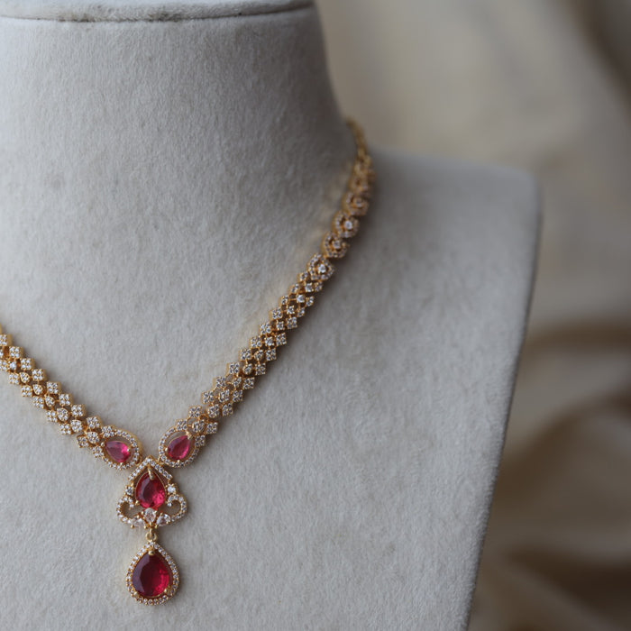 Heritage gold plated ruby white stone short necklace H6313