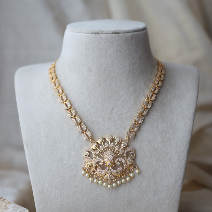 Heritage gold plated white stone short necklace H1192