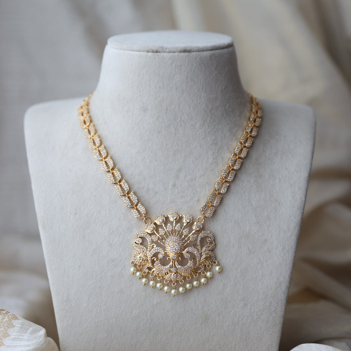 Heritage gold plated white stone short necklace H1192