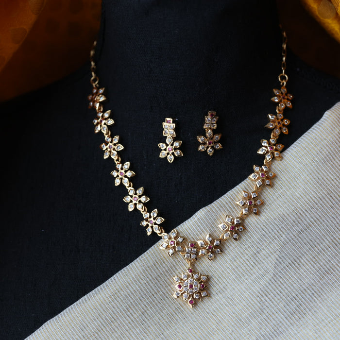 Heritage gold plated short necklace H78253