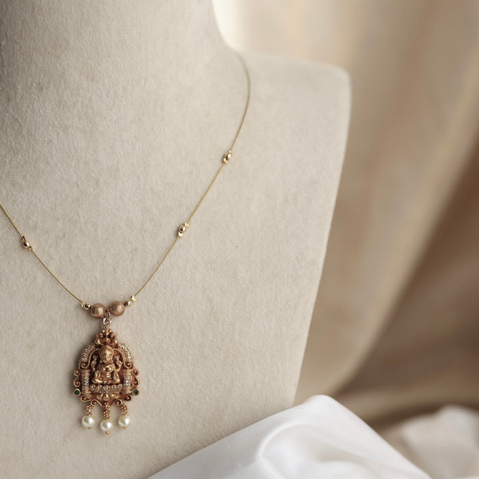 Antique invisible necklace IN078