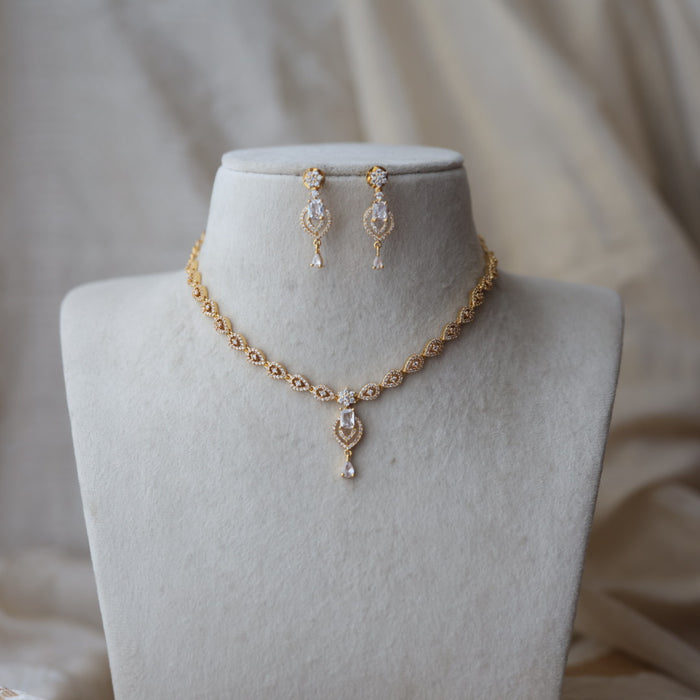 Heritage gold plated white stone short necklace with earrings H700