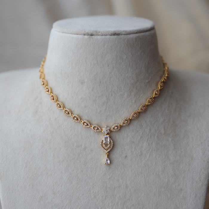 Heritage gold plated white stone short necklace with earrings H700