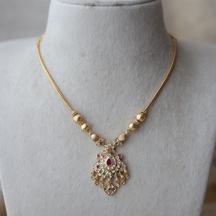 Heritage gold plated ruby white stone short necklace H9833