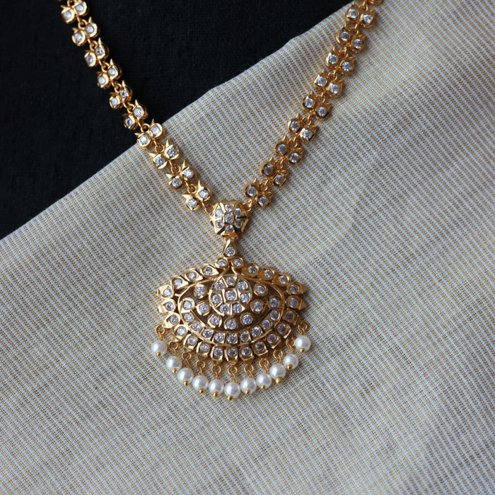 Heritage gold plated white stone padakam short necklace H6652