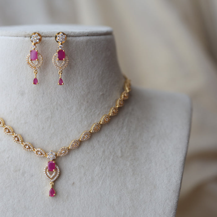 Heritage gold plated ruby white stone short necklace with earrings H7883