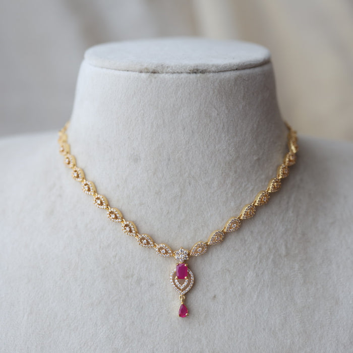 Heritage gold plated white stone short necklace H9021