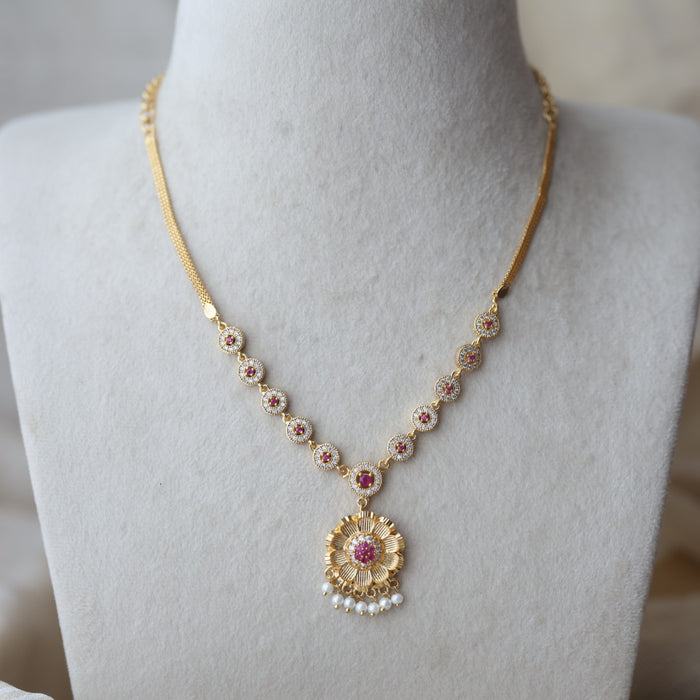 Heritage gold plated ruby white stone short necklace H903