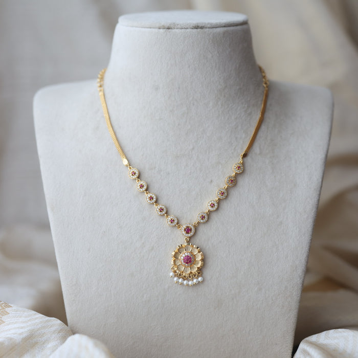 Heritage gold plated ruby white stone short necklace H903