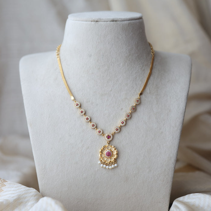 Heritage gold plated ruby white stone short necklace H1113