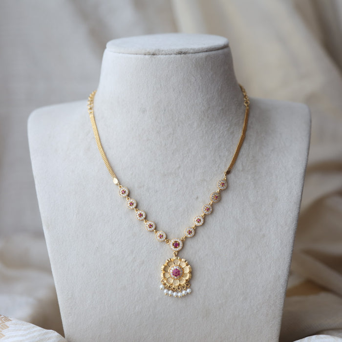 Heritage gold plated ruby white stone short necklace H903