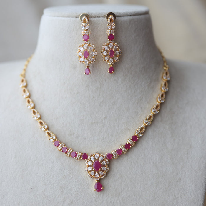 Heritage gold plated ruby white stone short necklace H1121
