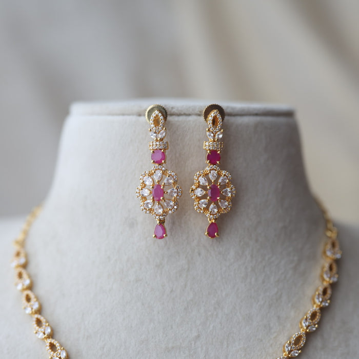 Heritage gold plated ruby white stone short necklace H1121