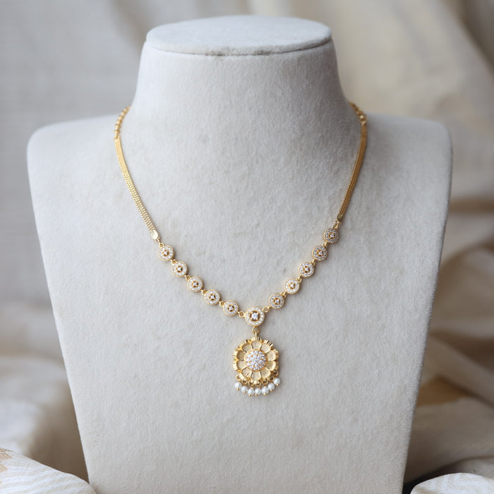 Heritage gold plated white stone short necklace H1233