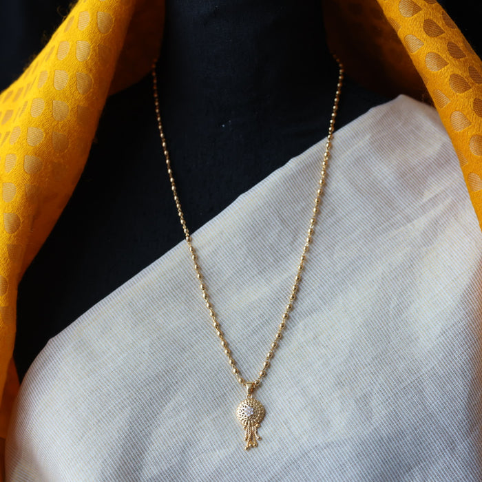Heritage gold plated long chain with pendant HC22
