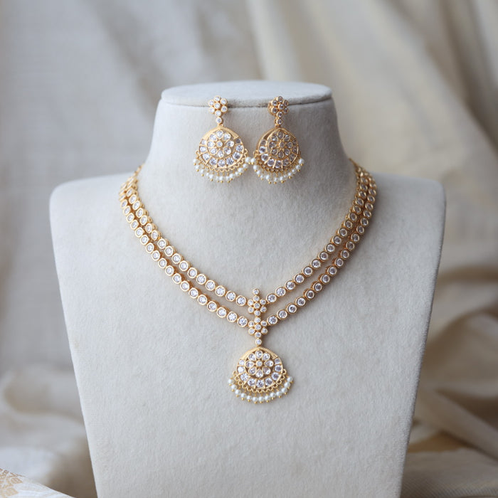 Heritage gold plated white stone layer short necklace H7883