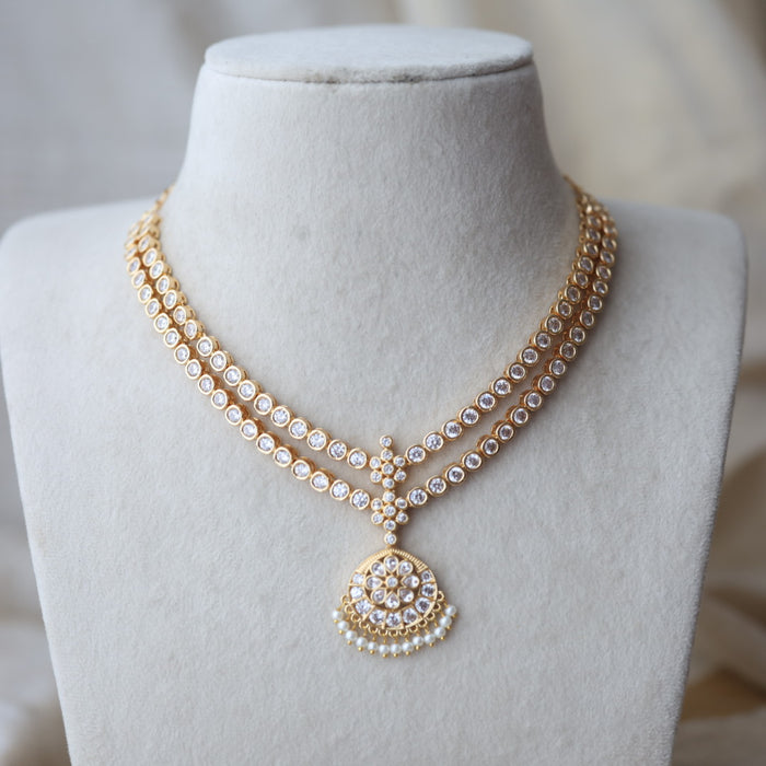 Heritage gold plated white stone layer short necklace H7883