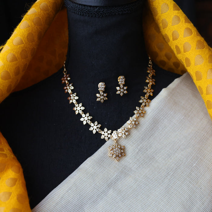 Heritage gold plated short necklace and earrings H6902