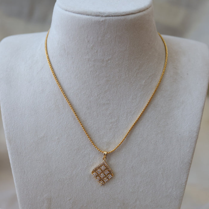 Heritage gold plated simple pendant chain HC567