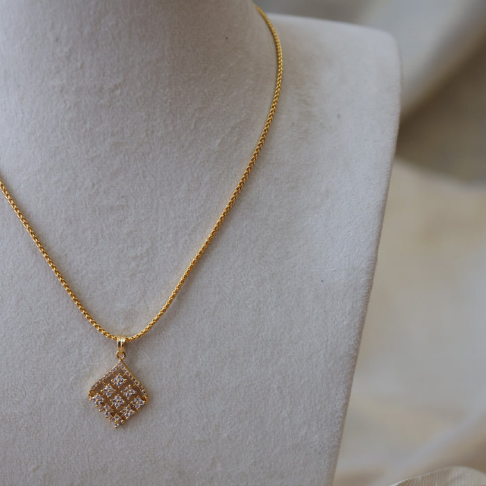 Heritage gold plated simple pendant chain HC567