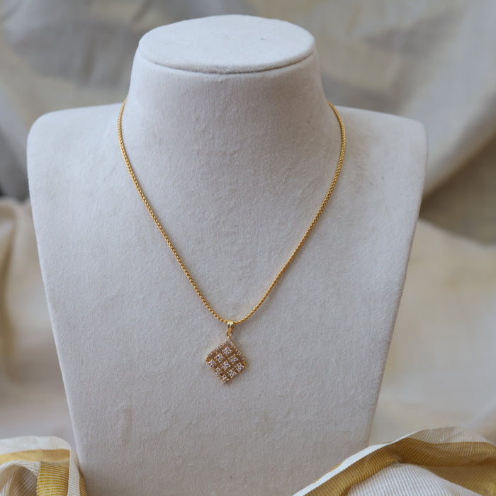 Heritage gold plated simple pendant chain HC567