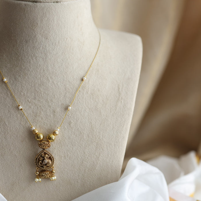 Antique invisible short necklace IN457199