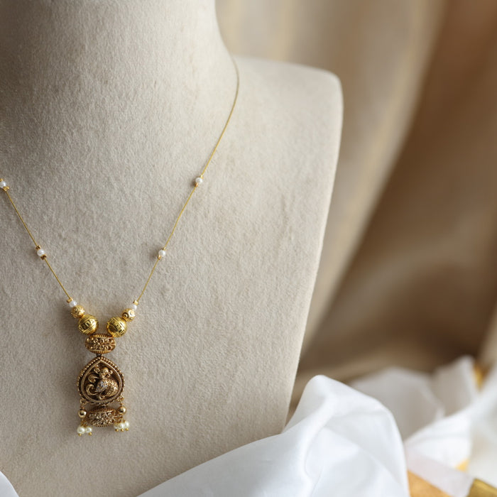 Antique invisible short necklace IN457199