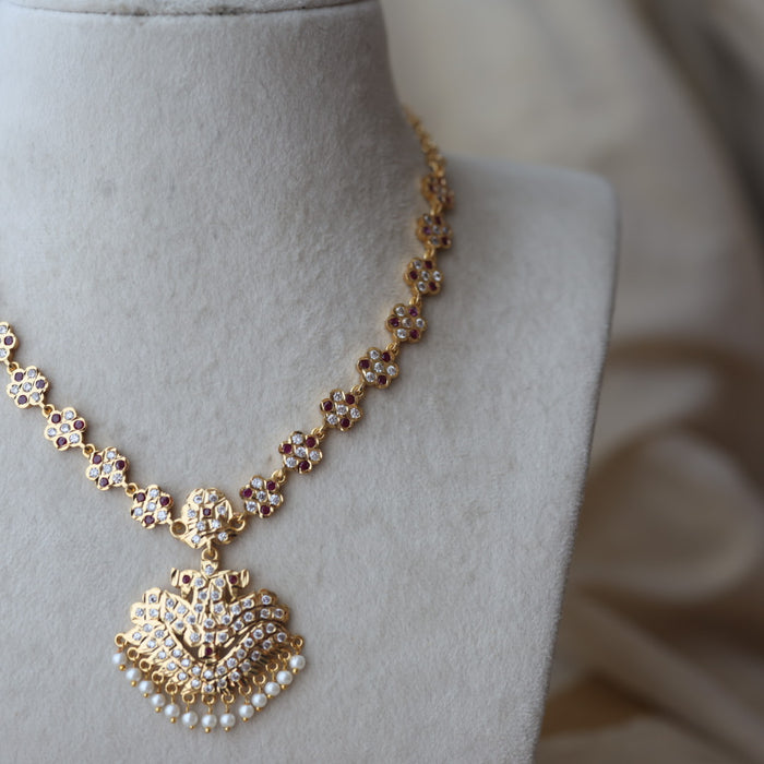 Heritage gold plated ruby white stone short necklace H83112