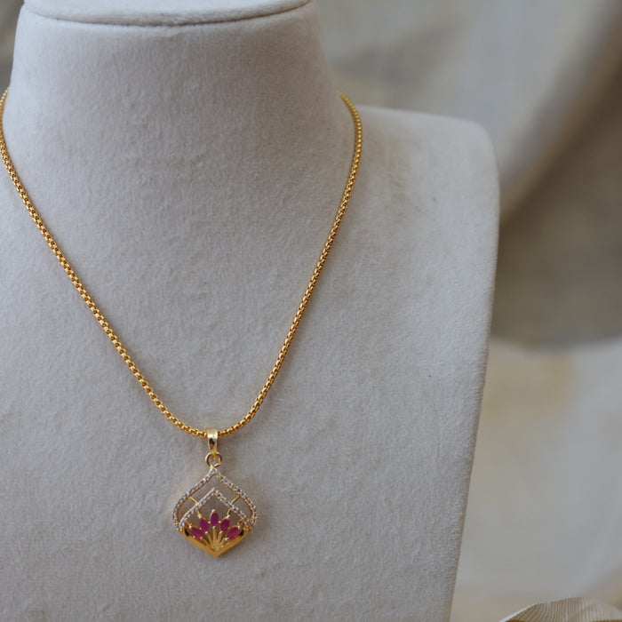 Heritage gold plated simple pendant chain HC580