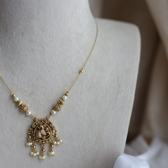 Antique peacock invisible short necklace IN2013
