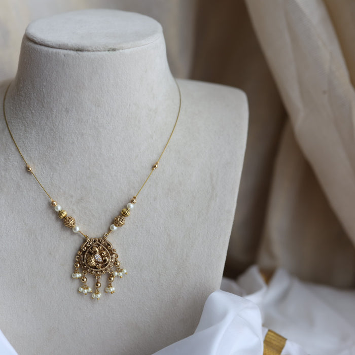 Antique peacock invisible short necklace IN2013