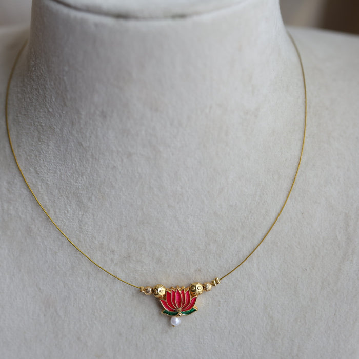Antique lotus invisible short necklace IN2013