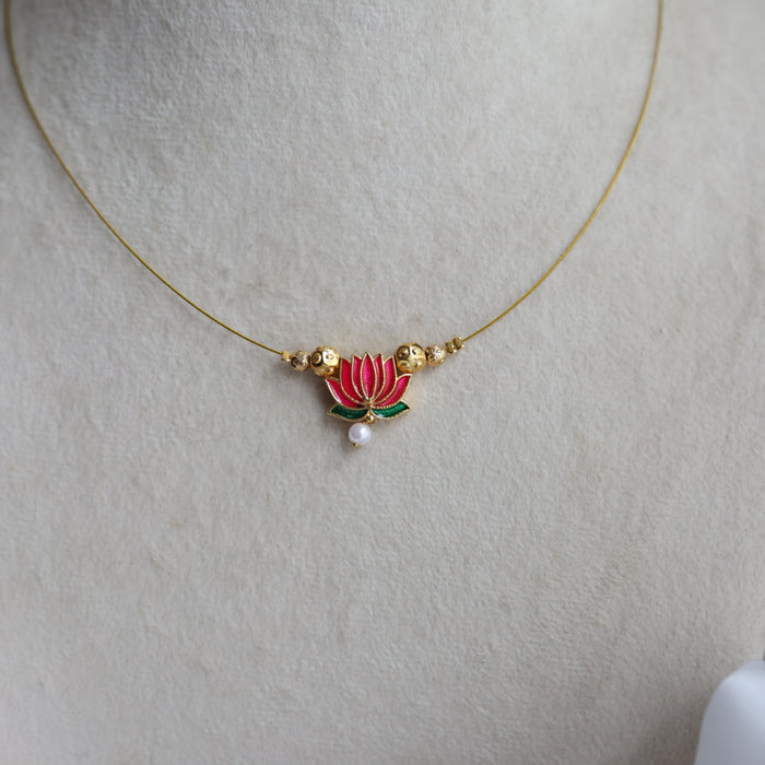 Antique lotus invisible short necklace IN2013