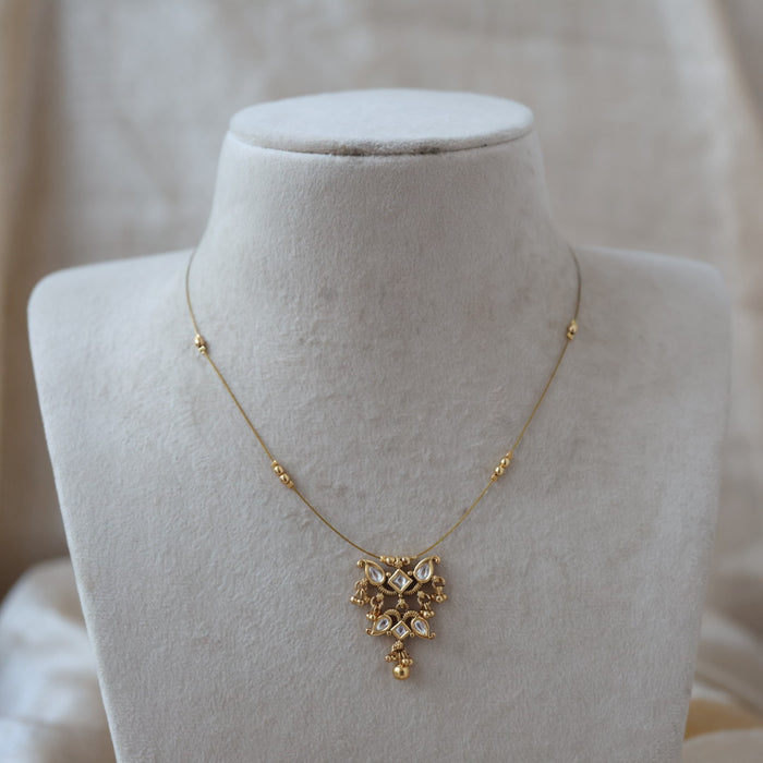 Antique white stone invisible short necklace IN2293