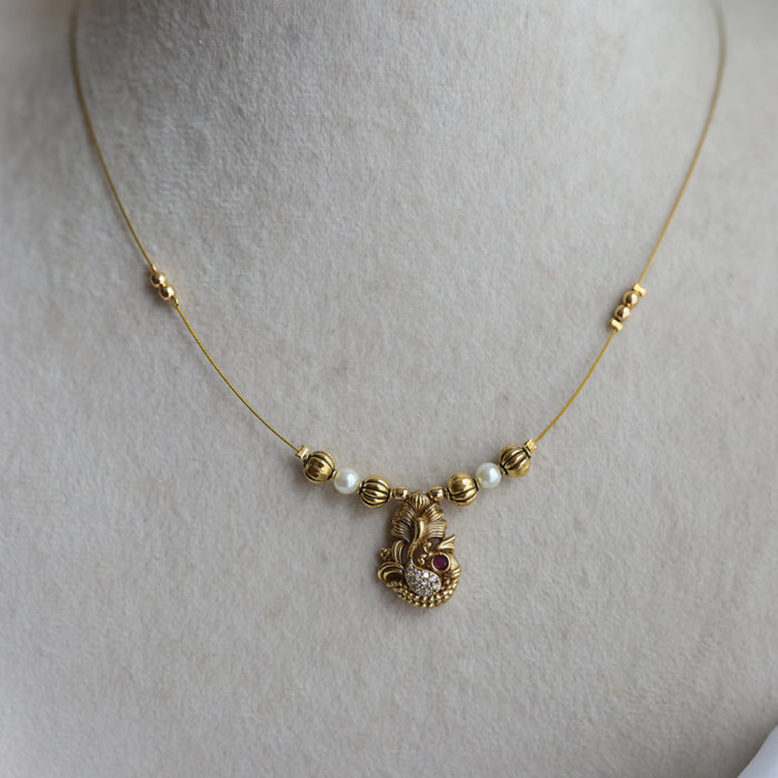 Antique peacock pearl invisible short necklace IN3455
