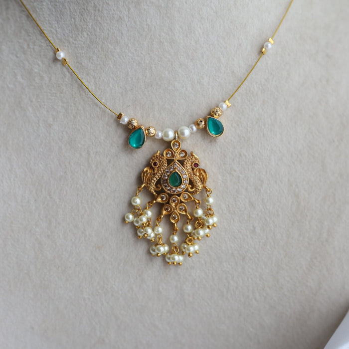 Antique peacock pearl invisible short necklace IN34331