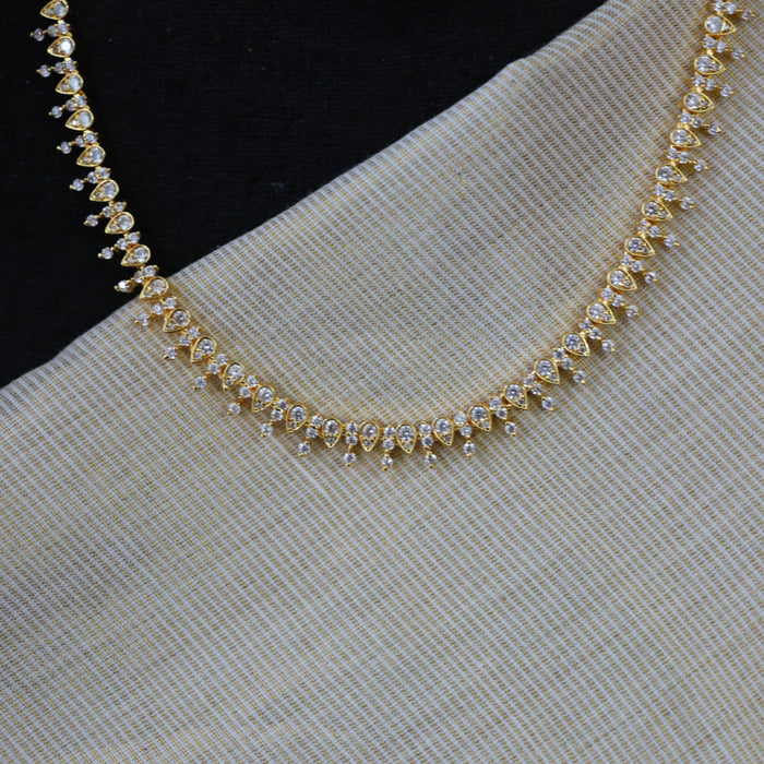 Heritage white stone gold plated short necklace H9011