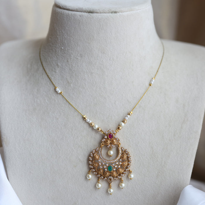 Antique peacock pearl invisible short necklace IN3455