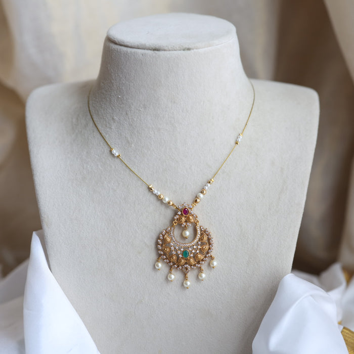 Antique peacock pearl invisible short necklace IN3455