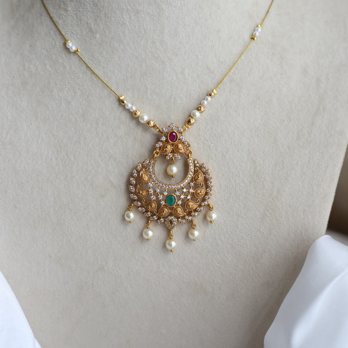 Antique peacock pearl invisible short necklace IN3455