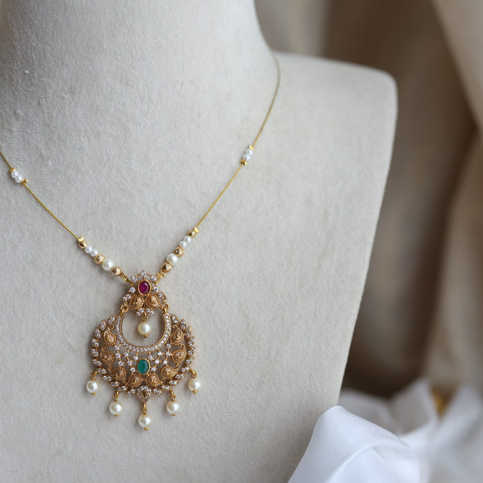 Antique peacock pearl invisible short necklace IN3455