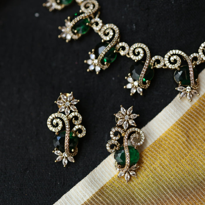 Victorian green stone short necklace with earrings V13014